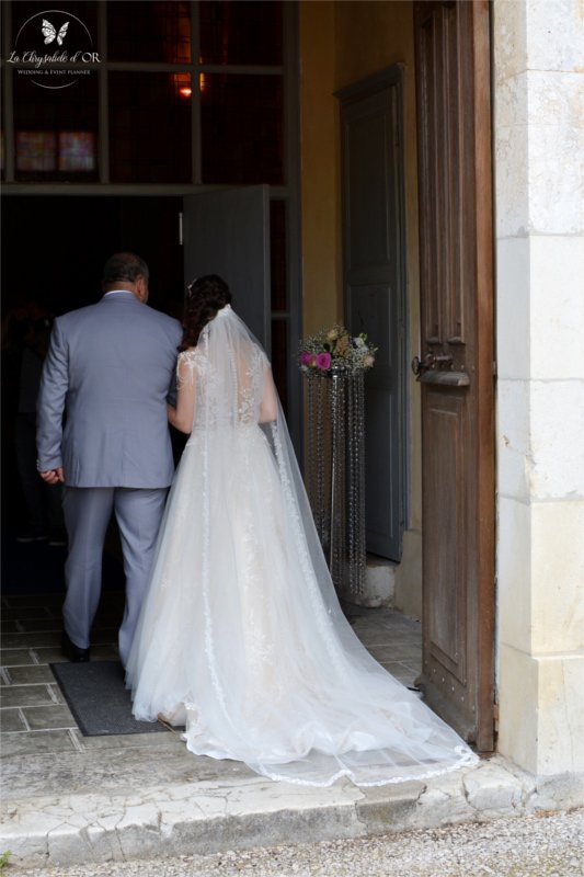 entree-mariee-eglise-laberaudie-cahors 46